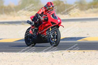 media/Dec-05-2024-Racers Edge (Thu) [[e102e0690b]]/3-B Group/Session 4 Turn 2/